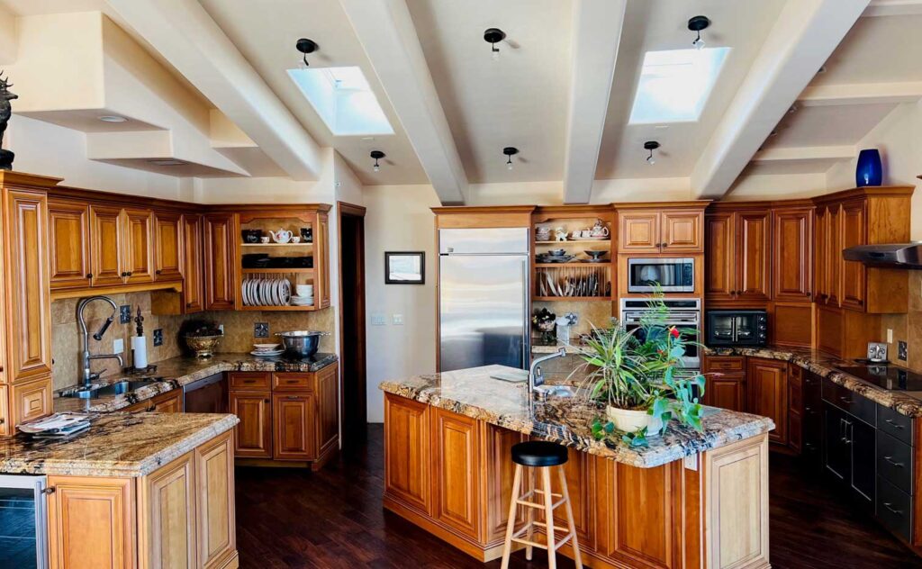 View of Penthouse-Full-Kitchen - Tivoli Lodge